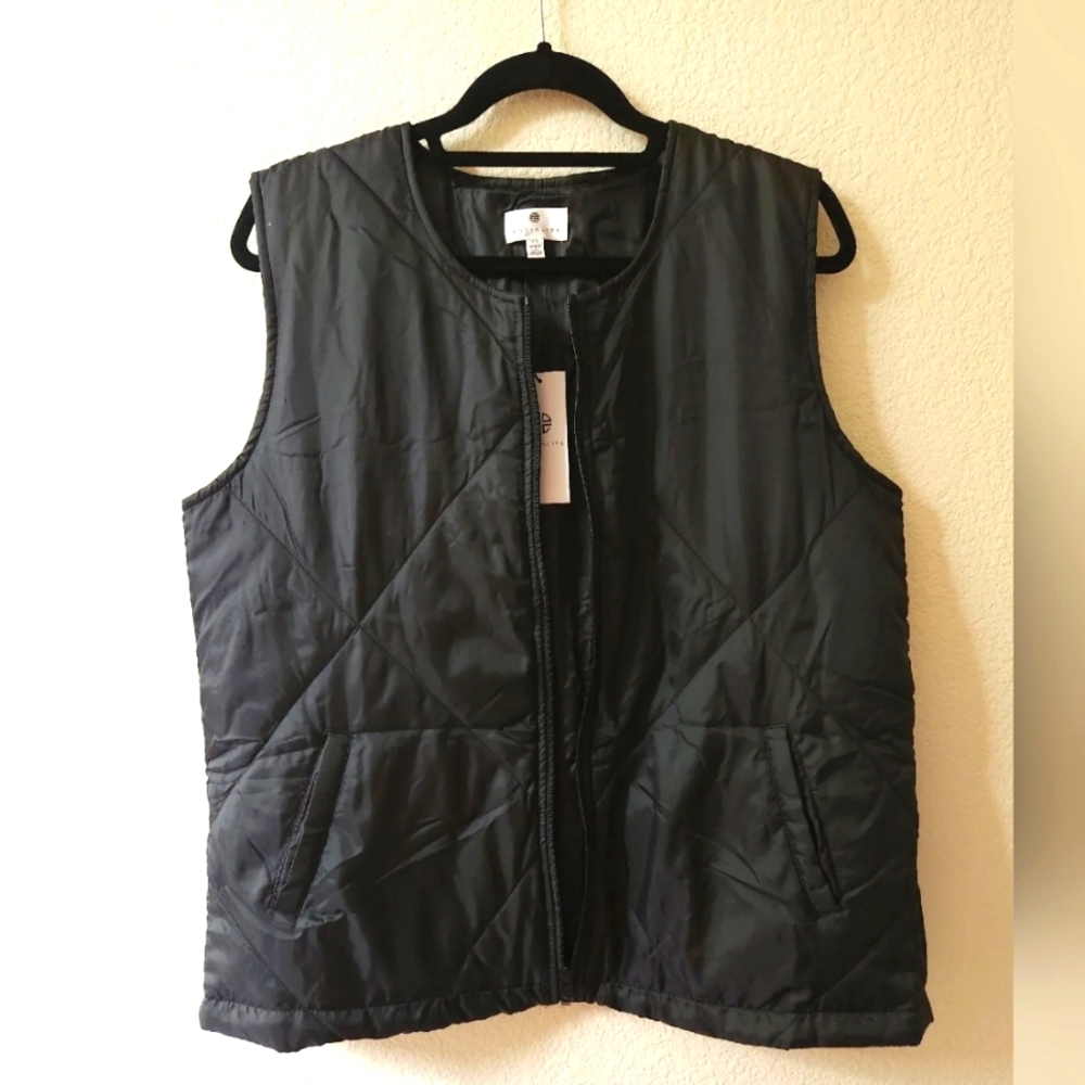 Socialite Black Puffer Vest S/M (lightweight) black polyester nylon BNWT